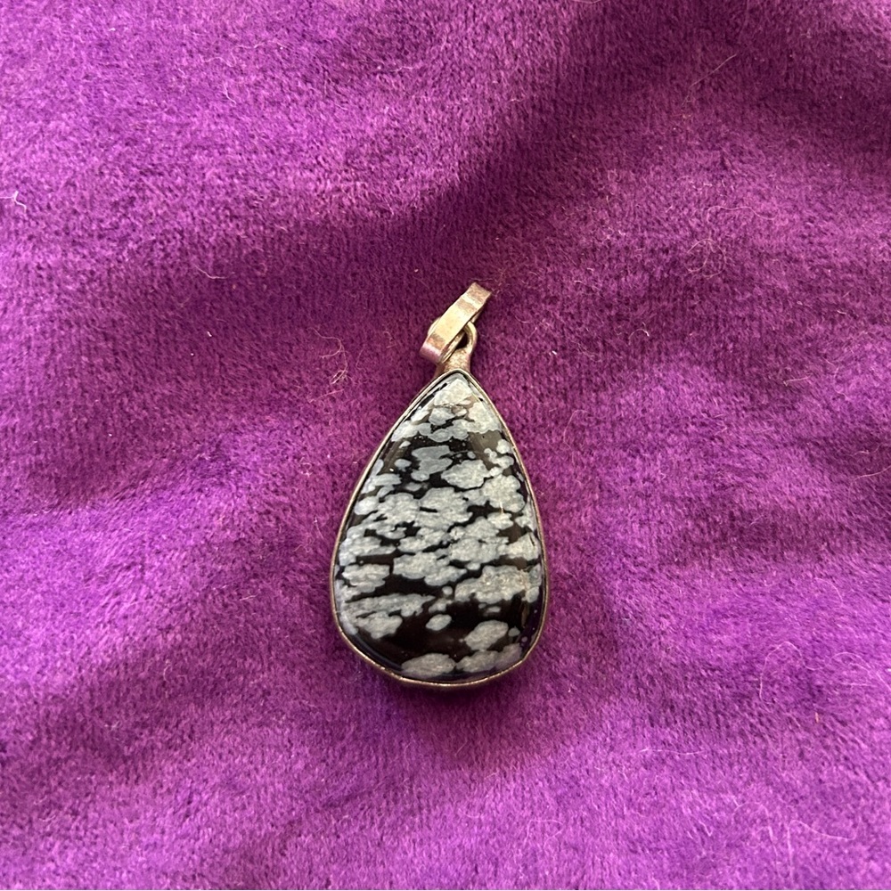 VTG TIBETAN SILVER SNOWFLAKE OBSIDIAN PENDANT